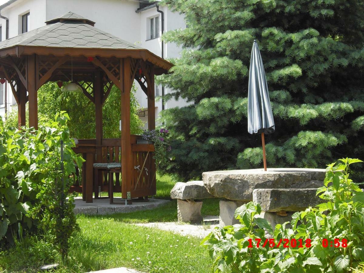 Pokoje Goscinne Hana Radkow Exterior foto